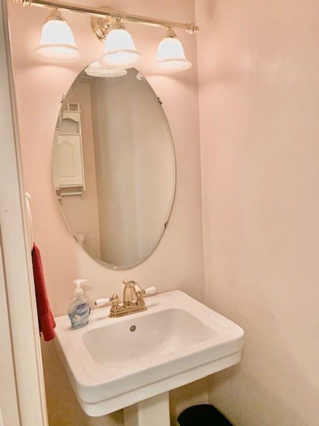 Building Photo - 3207 Water Lily Ct