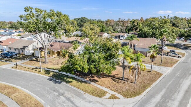 Building Photo - 16001 Saddlestring Dr