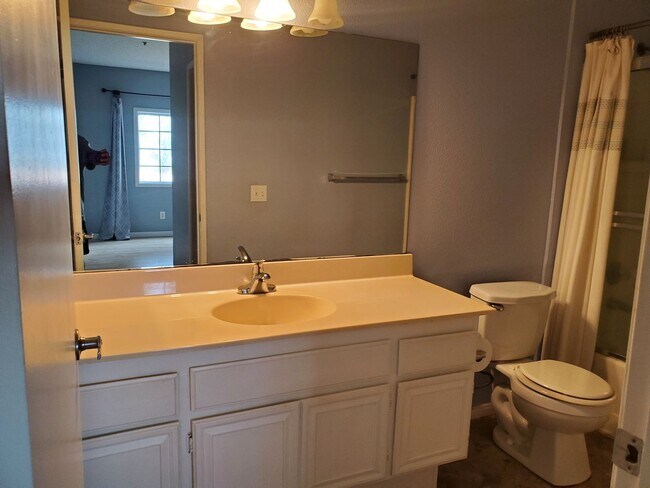 Building Photo - ALVA RD - 1st Floor 2 Bd / 2 Ba Condo in Rancho Bernardo w/ 2 Parking & Many Amenities