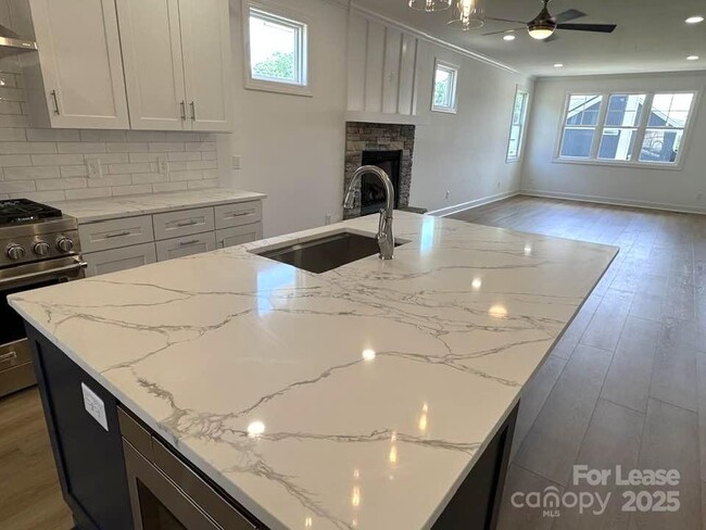 Building Photo - 8070 Blackwood Rd