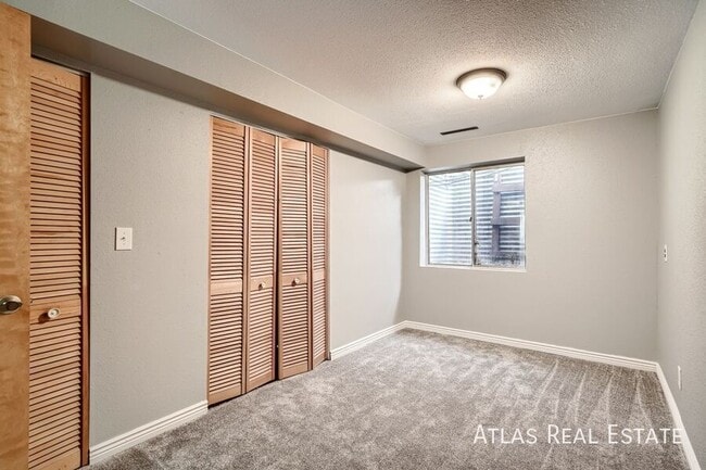 Building Photo - 8465 Freemantle Dr