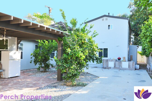 Building Photo - 5955 Hillview Park Ave