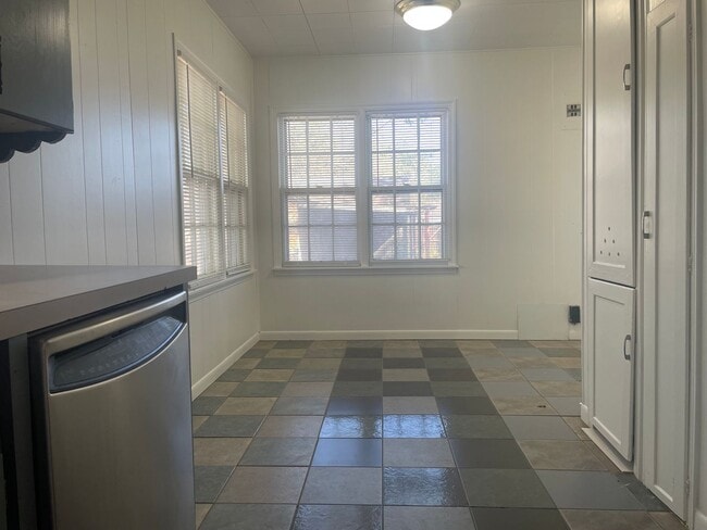 Building Photo - House with Heart