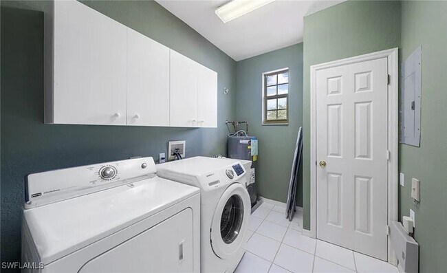 Building Photo - 640 Lalique Cir