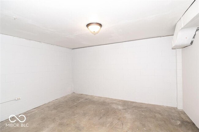 Building Photo - 223 Carlin Dr