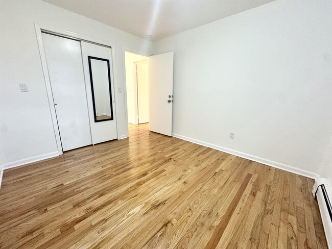 Building Photo - 1455 43rd St