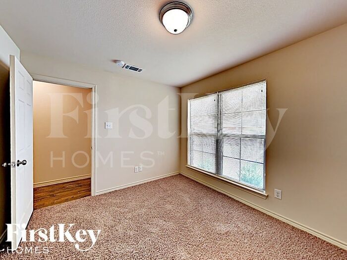 Building Photo - 638 Canvas Ct