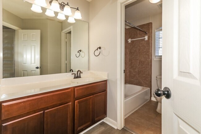 Building Photo - 17427 Stamford Oaks Dr