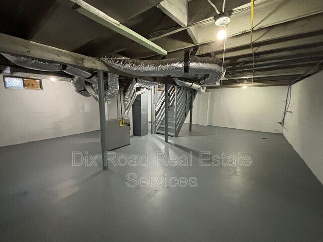 Building Photo - 636 Wampler Ave