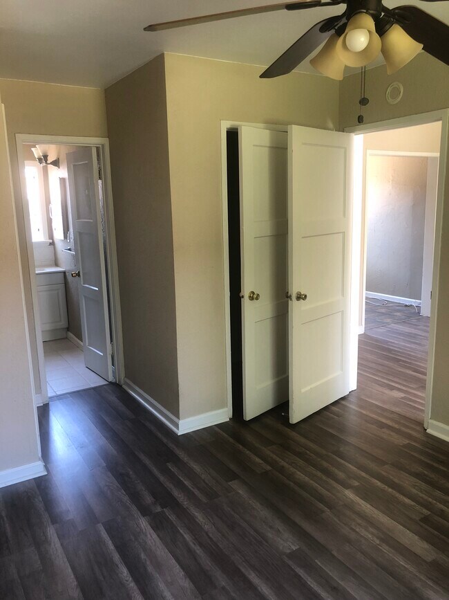 Building Photo - 1739 N Hollywood Way