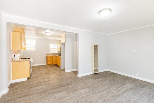 Primary Photo - 1049 Ruberta Ave