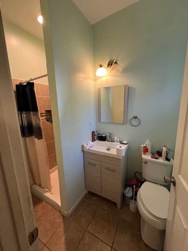 Building Photo - Beautifully Updated 2 bdrm/2bth Home Located in the Peter Paul Neighborhood mere minutes from Dow...