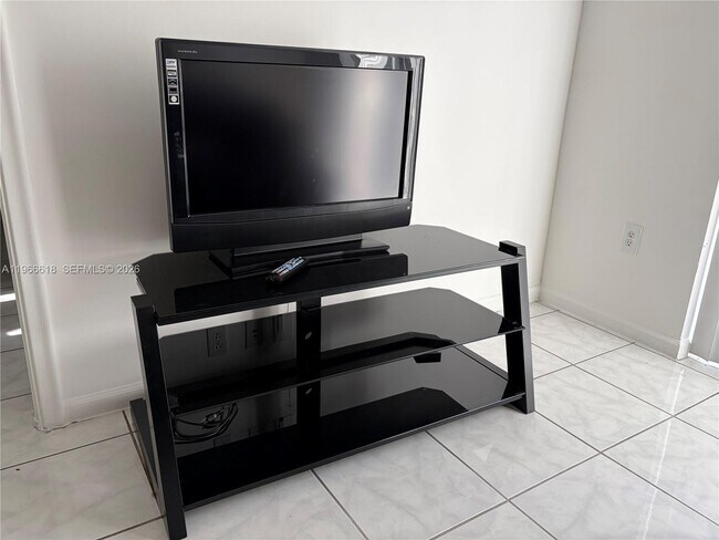 Building Photo - 18800 NE 29th Ave