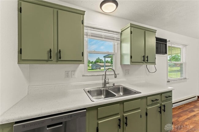 Building Photo - 10975 Comanche Dr