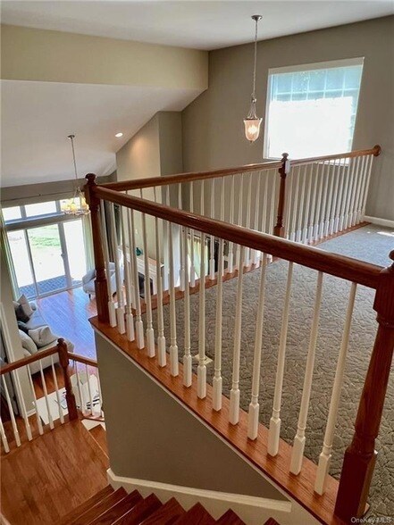 Building Photo - 41 High Ridge Ln