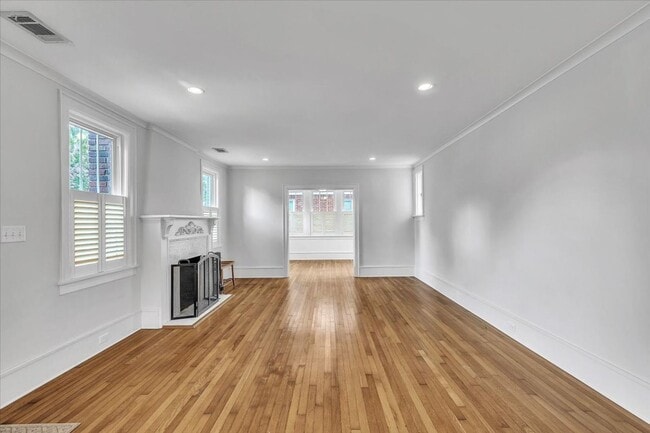 Building Photo - 331 E 54th St