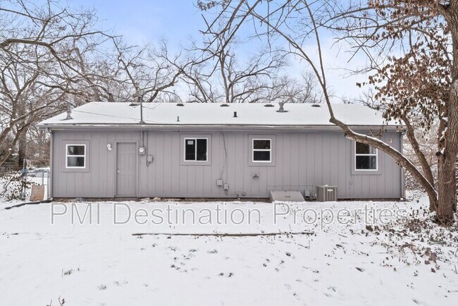 Building Photo - 1503 W 21st Terrace