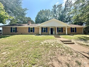 Building Photo - Beautiful 4 Bedroom 2 Bathroom home in Tyler!