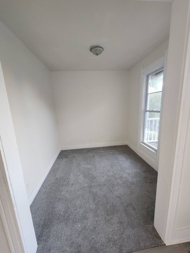 Building Photo - 2186 E 89th St