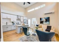 Building Photo - Available Now -  Unbelievable 2 Bed with R...