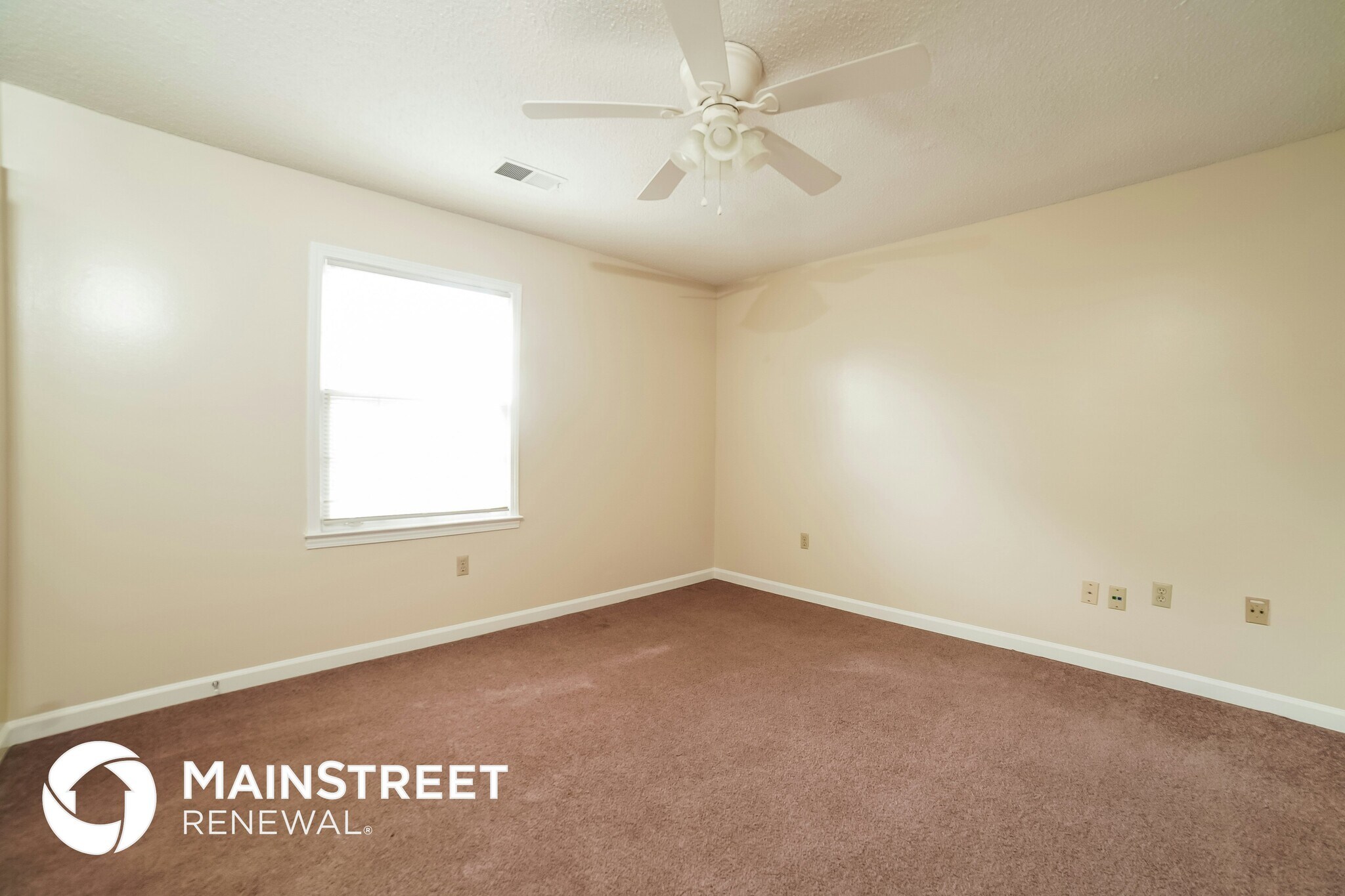 Building Photo - 2834 Lanthorn Dr