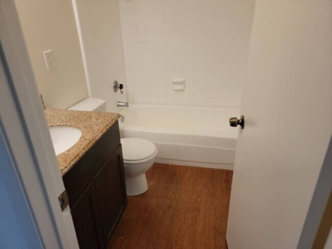 Building Photo - Single Story Manor Condominium Home