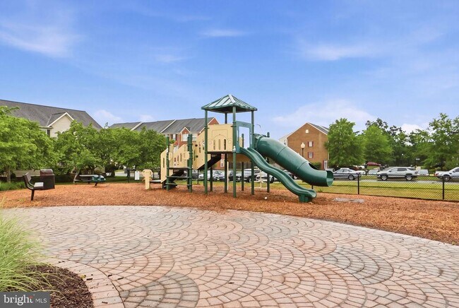 Building Photo - 15058 Danehurst Cir