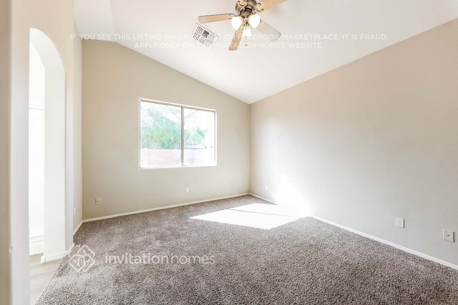 Building Photo - 5613 W Vineyard Rd