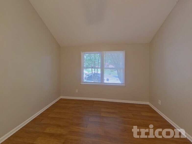 Building Photo - 8404 Sills Ct