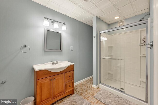 Building Photo - 34 Dulaney Hills Ct