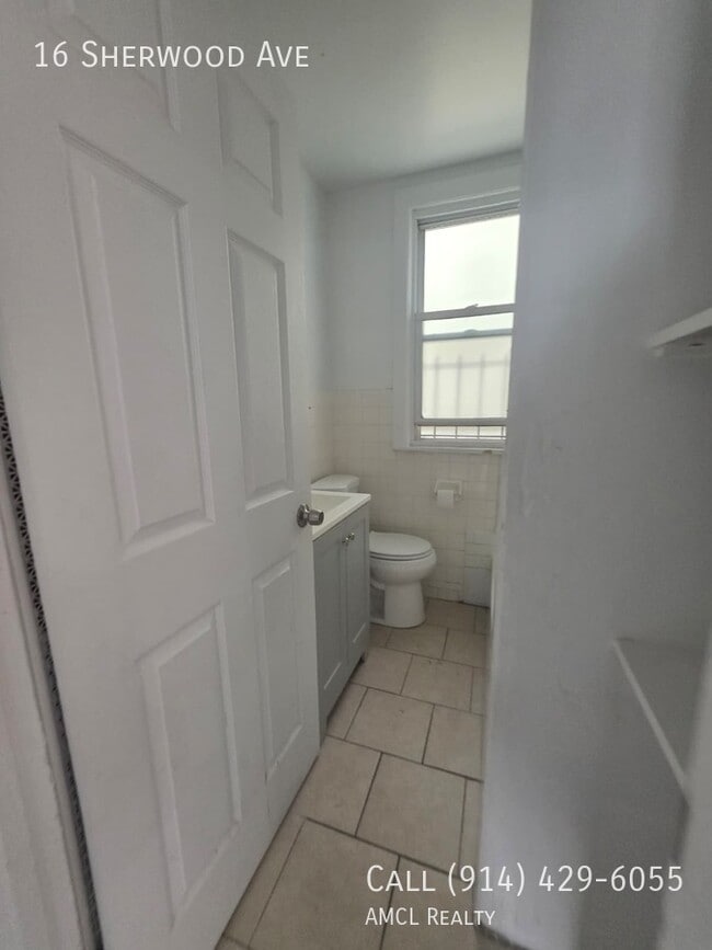 Building Photo - 16 Sherwood Ave