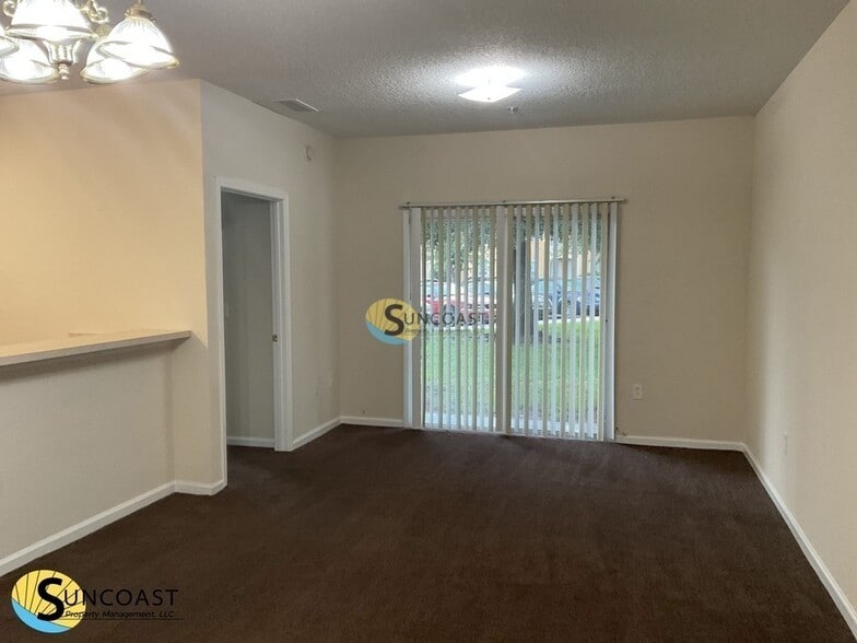 Building Photo - 6985 Ortega Woods Dr