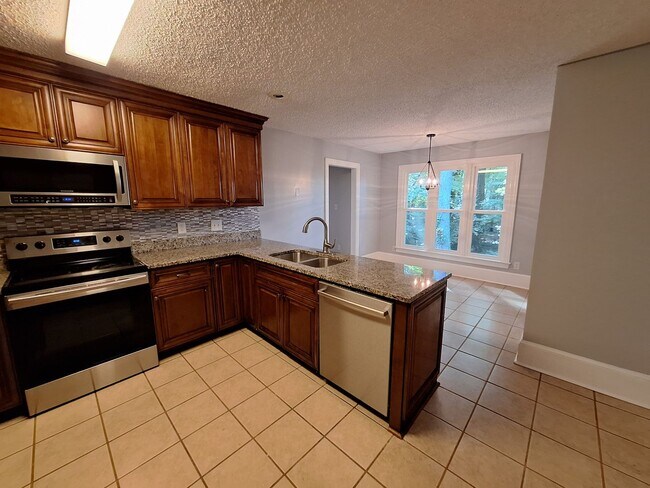 Building Photo - 212 Earle Ct
