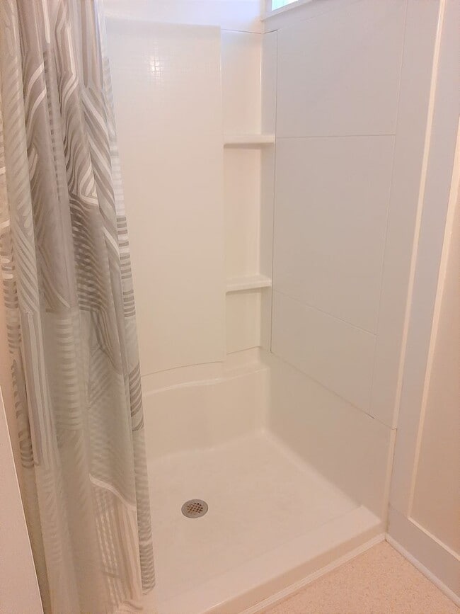 Building Photo - 222 Pleasant St