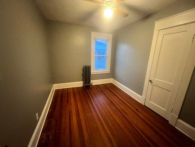 Building Photo - 30 Beverly St