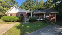 Building Photo - 135 Rose Ct