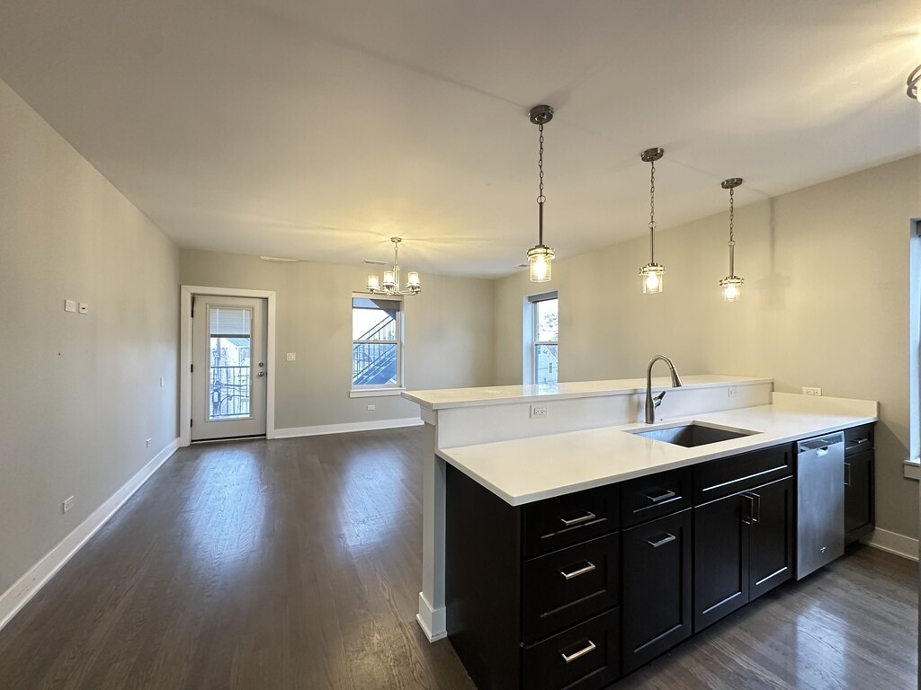 Building Photo - 1921 W 21st St