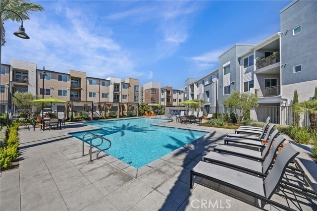 Building Photo - 980 N Tangent Privado