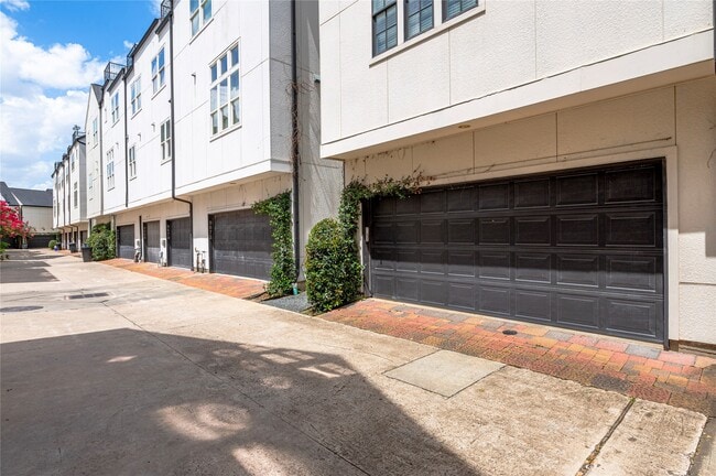 Building Photo - 9674 Knight Rd
