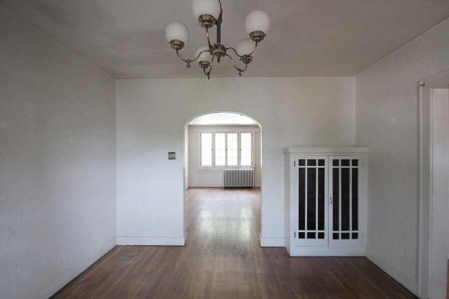 Building Photo - 8007 St Lawrence Ave