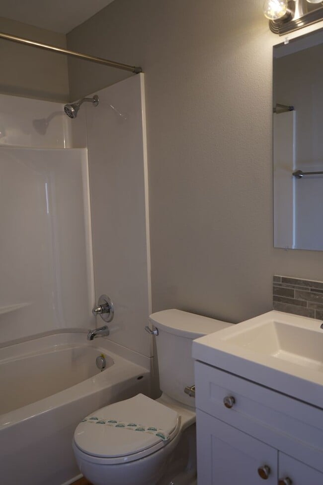 Building Photo - 3000 O St