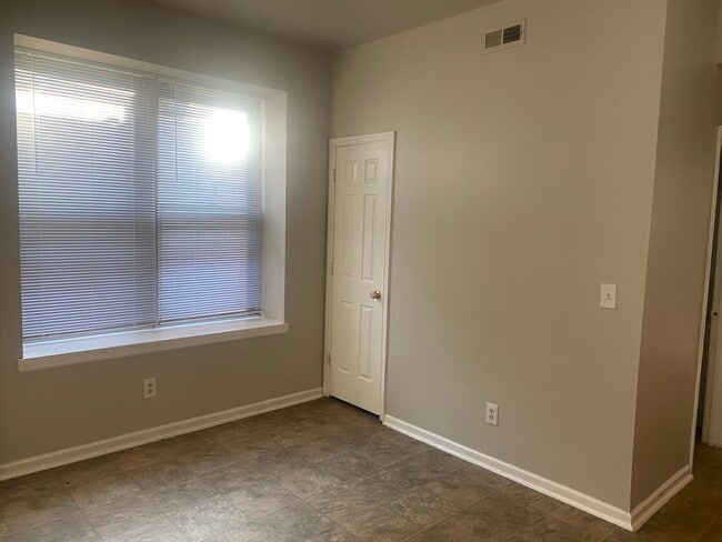 Building Photo - 6030A Etzel Avenue