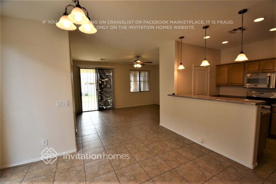 Building Photo - 15125 W Aster Dr