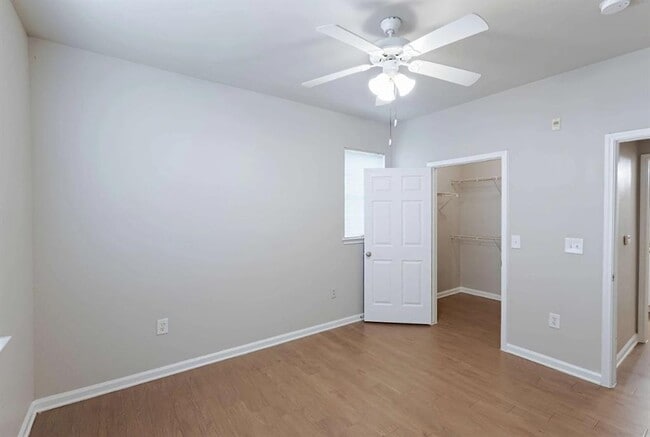 Building Photo - 10505 S I-35 Frontage Rd