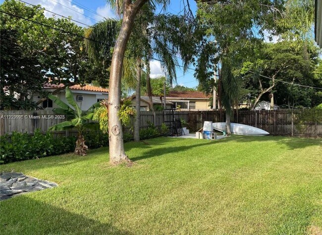 Building Photo - 6327 SW 44th St