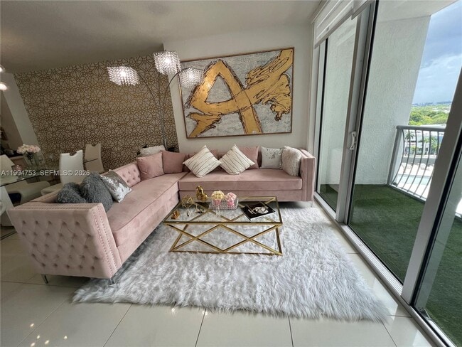 Building Photo - 1750 N Bayshore Dr