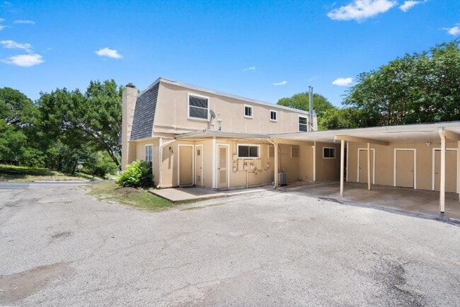 Building Photo - 1813 Woodland Ave