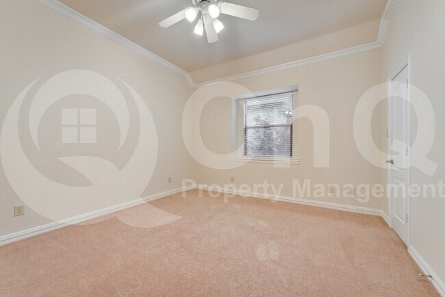 Building Photo - 5224 Longvue Dr
