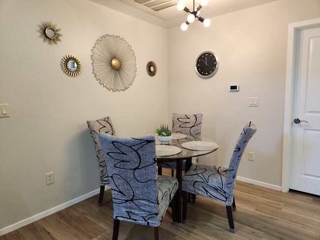 Building Photo - 2028 E River Rd