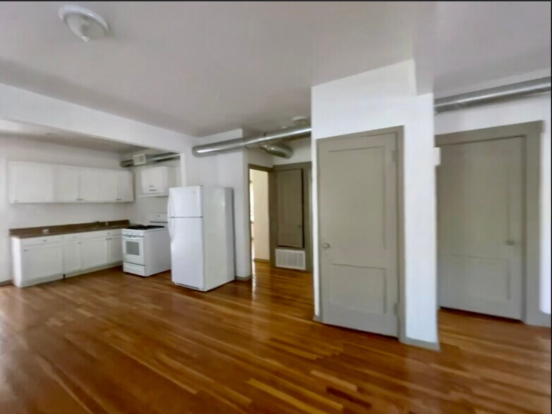 Building Photo - 2705 N Kansas St